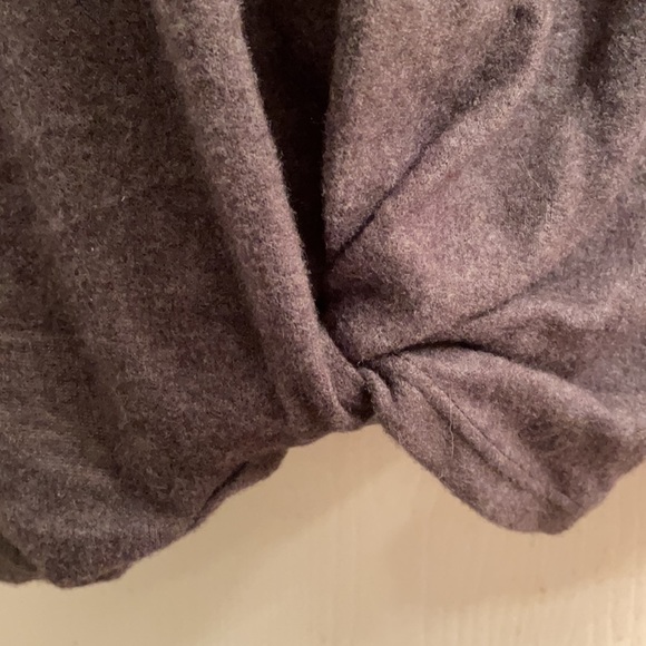 (1X) Plus Size Front Twist Scoop Neck Sweater - Picture 3 of 6